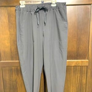 UA womens Large athlesiure pants - slate gray EUC worn once